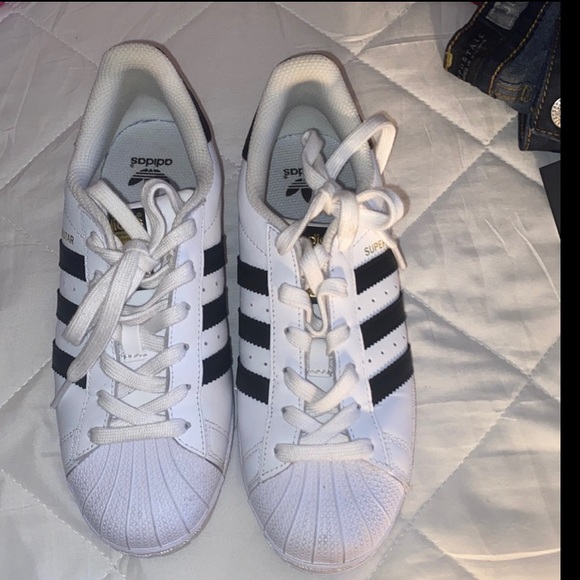 Adidas Superstar - Picture 1 of 2